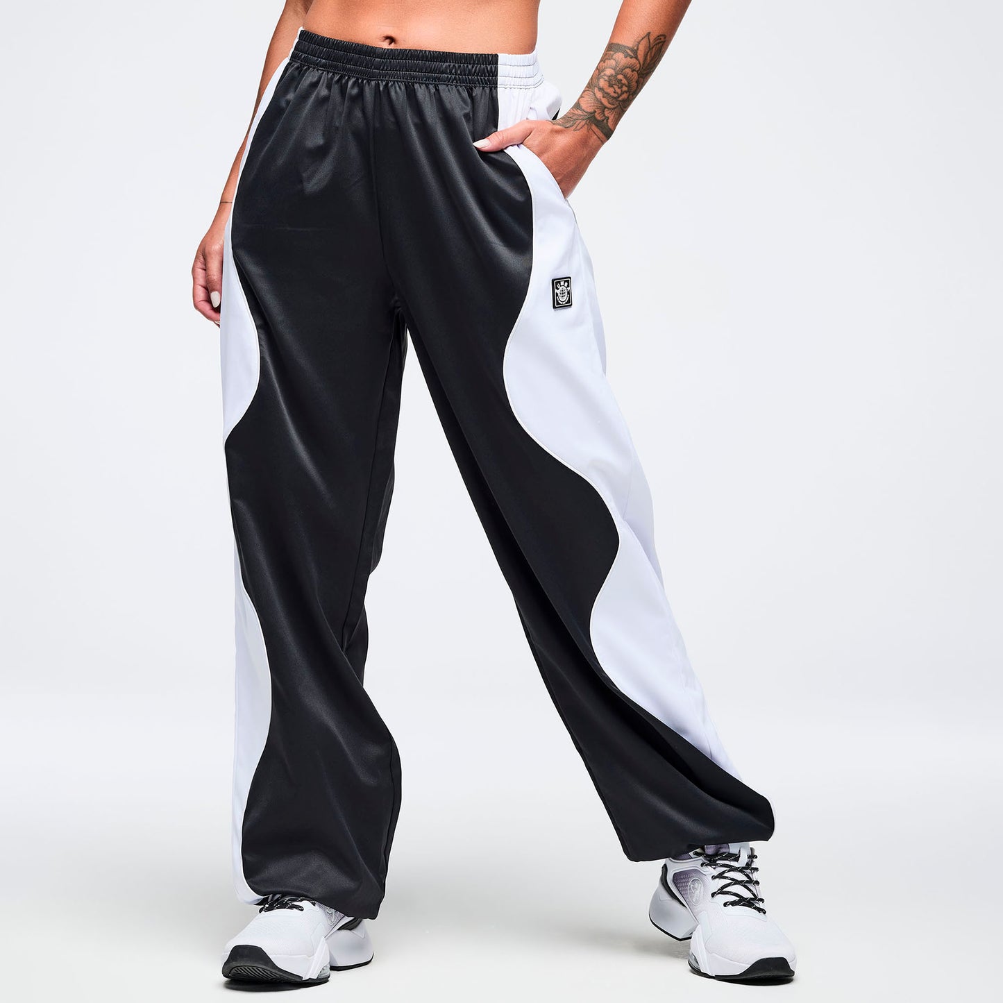 Zumba Basic Wavy Pants -Bold Black Z1B000744