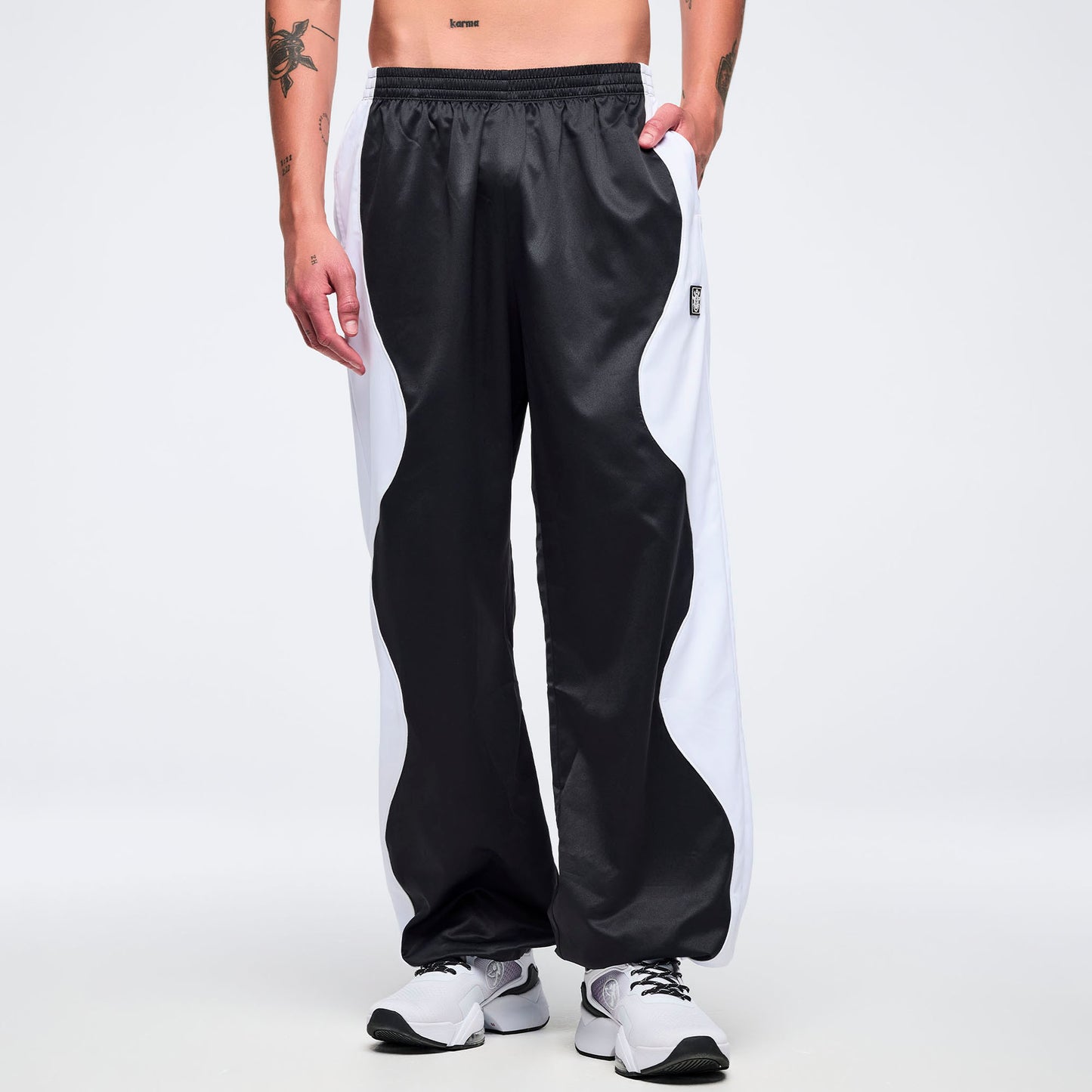 Zumba Basic Wavy Pants -Bold Black Z1B000744