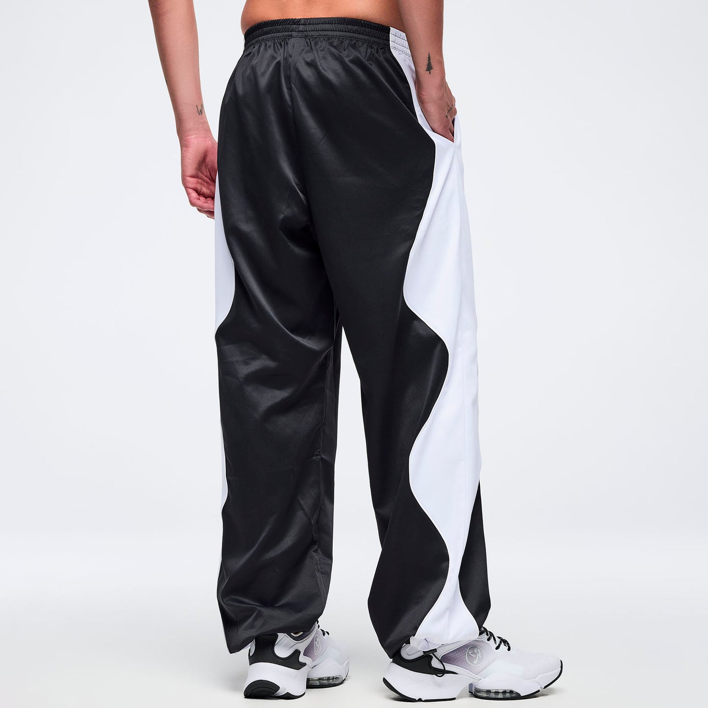 Zumba Basic Wavy Pants -Bold Black Z1B000744