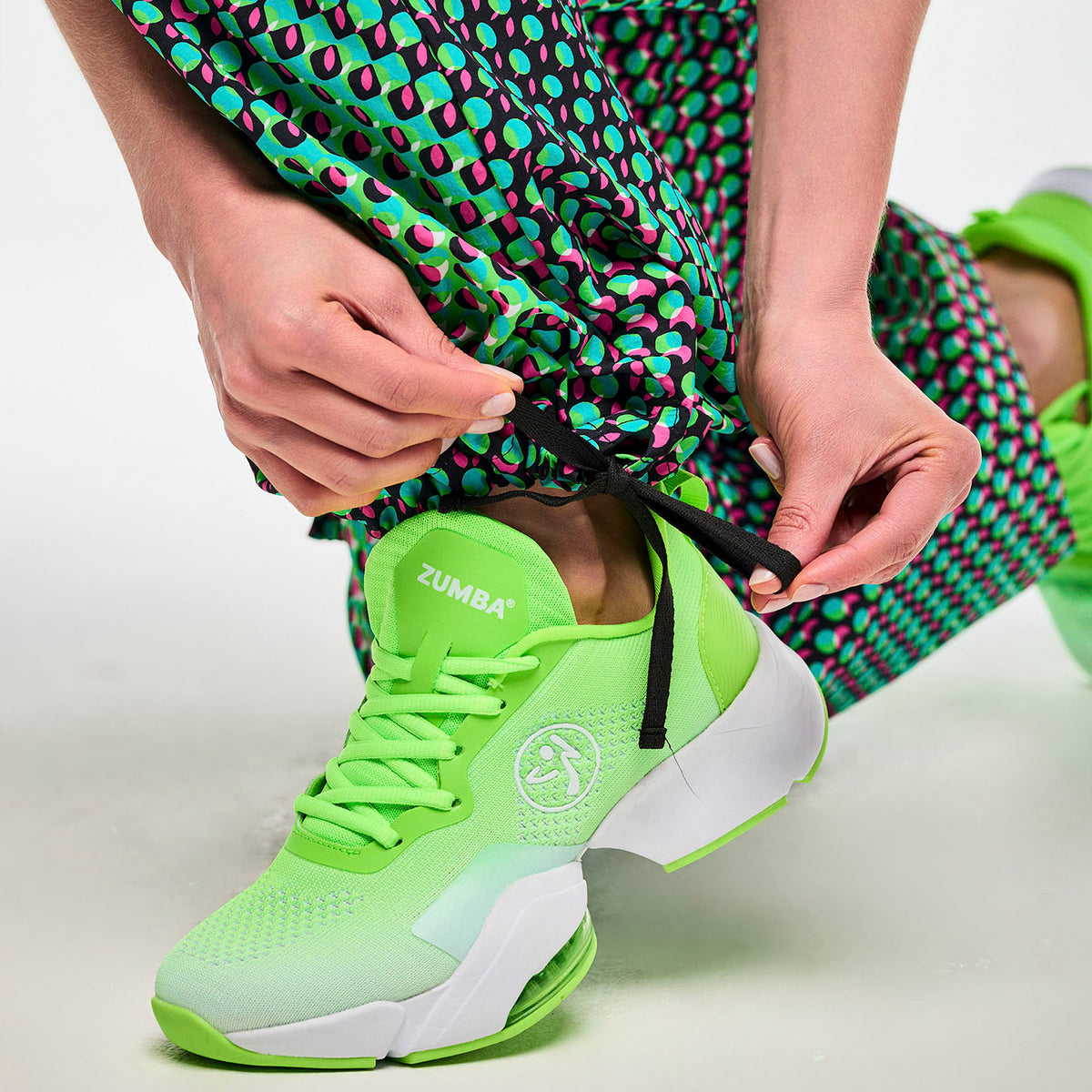 Electric Feel Woven Oversized Cargo Pant