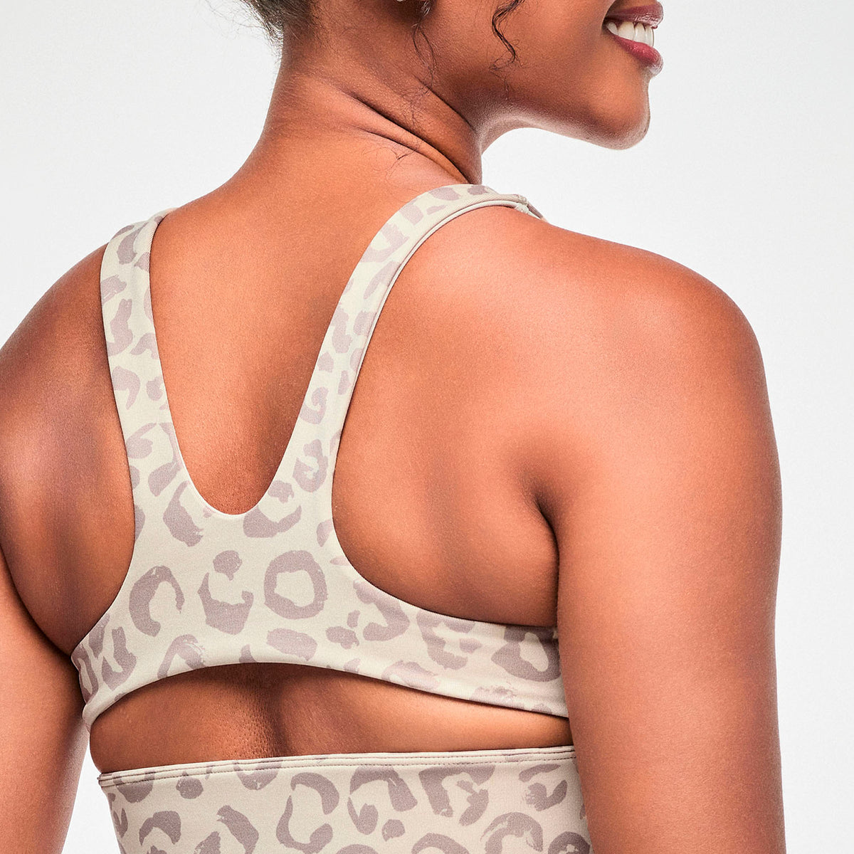 Zumba Scoop Neck Bra - Beige/Tonal