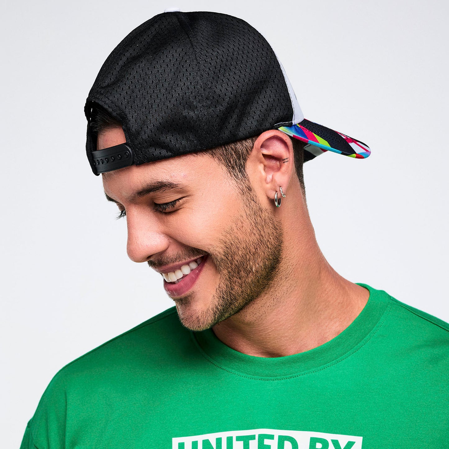 Worldwide Curved Brim Mesh Hat Z3A000326